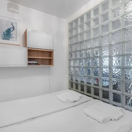 Wehost Bulevardi Apartment *